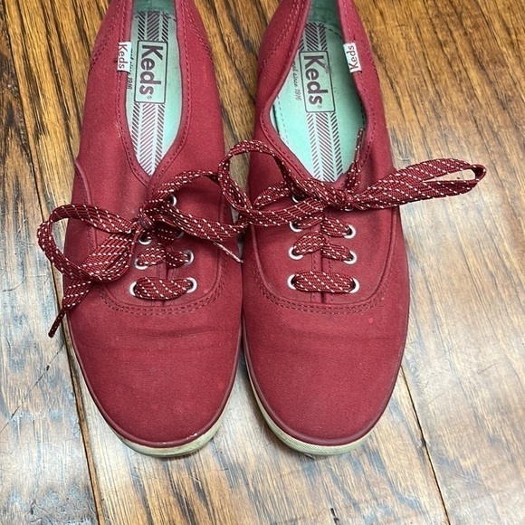 Keds women’s sneakers ( maroon with polka dotted shoelaces) - Picture 7 of 8